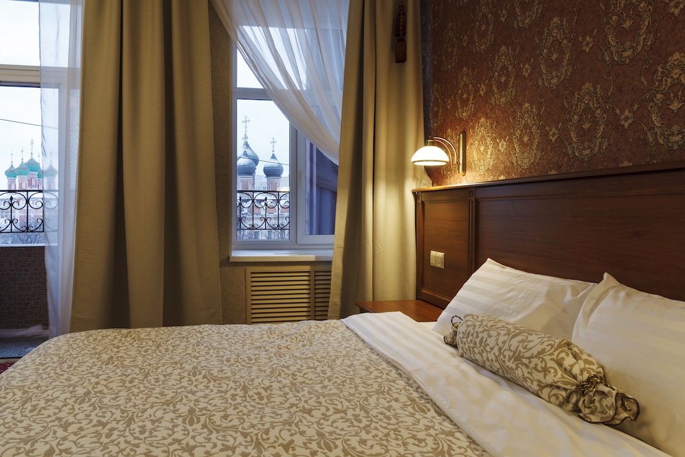 Suite, Balcony