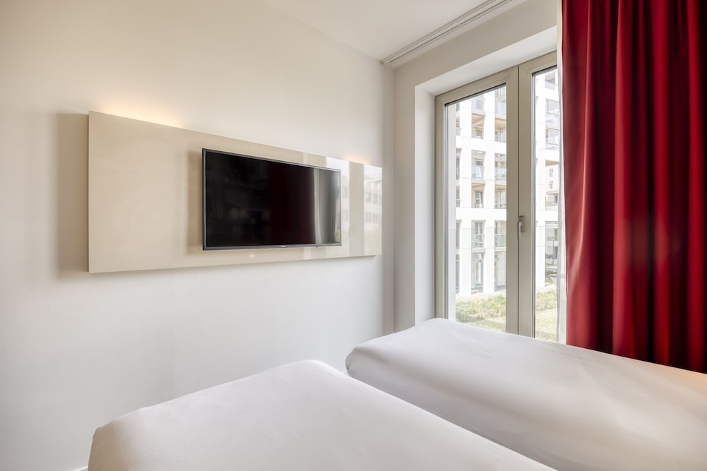 Basic Twin Room - Photo 2