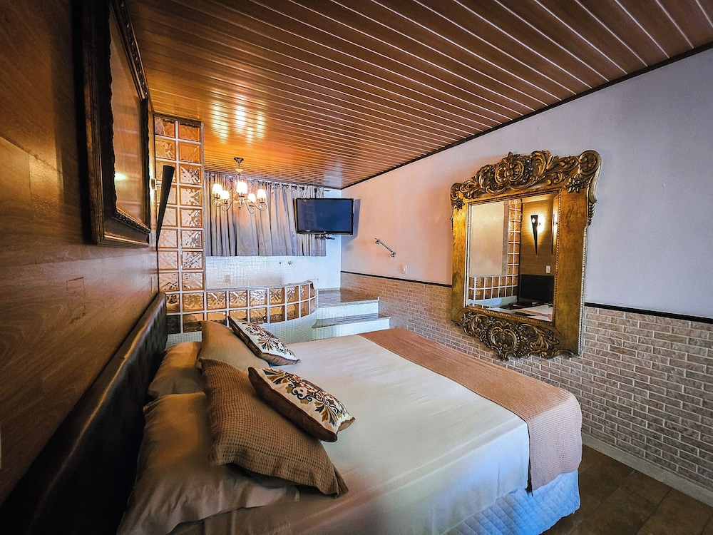 Deluxe Suite photo 1