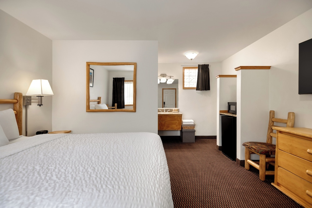 Comfort Room, 1 Queen Bed - Photo 1