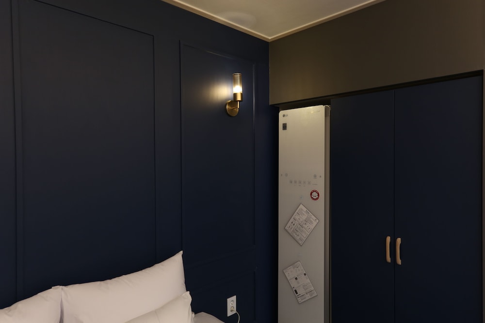 Suite (Styler Steam Clothing Care System) - Photo 4