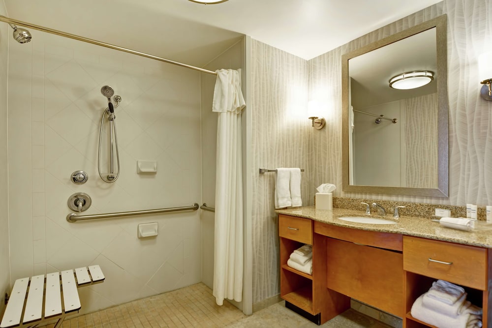 Suite, Two Bedroom Two Bath, Accessible - Photo 8