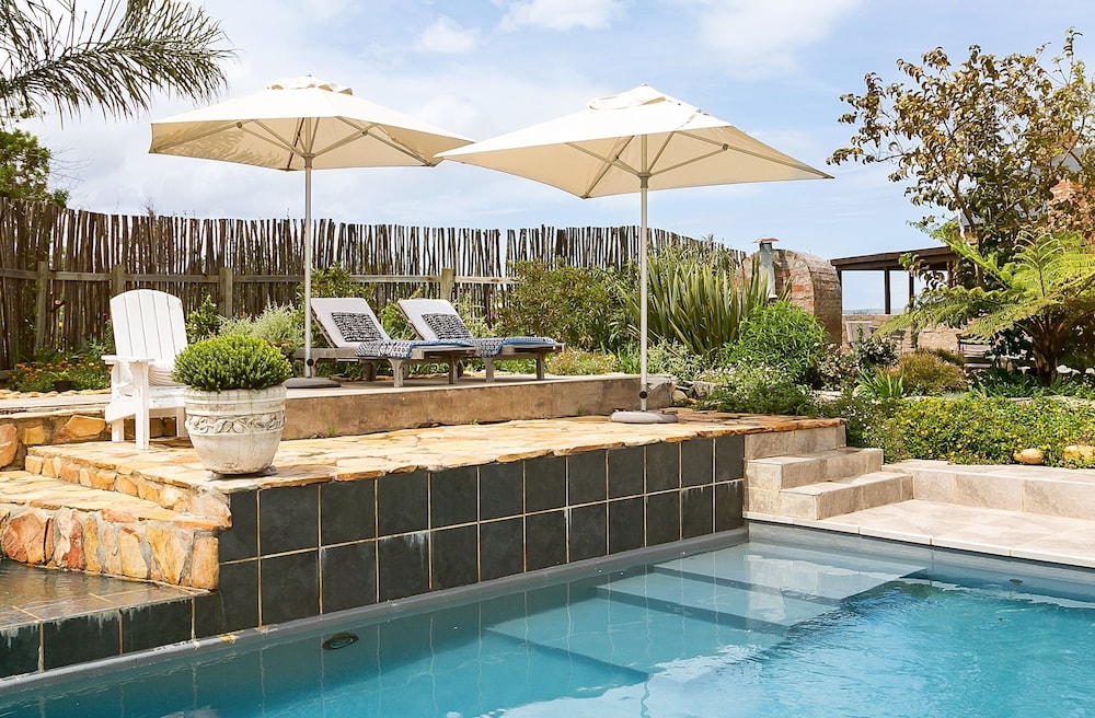 Luxury Apartment, 2 Bedrooms, Non Smoking, Mountain View (Poolhouse ) photo 2