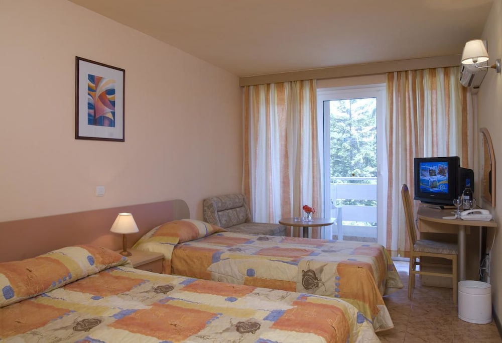 Standard Double Room (Single Use) photo 1