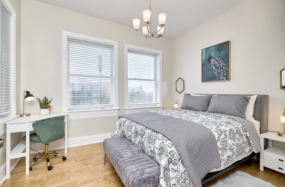 Deluxe Apartment
