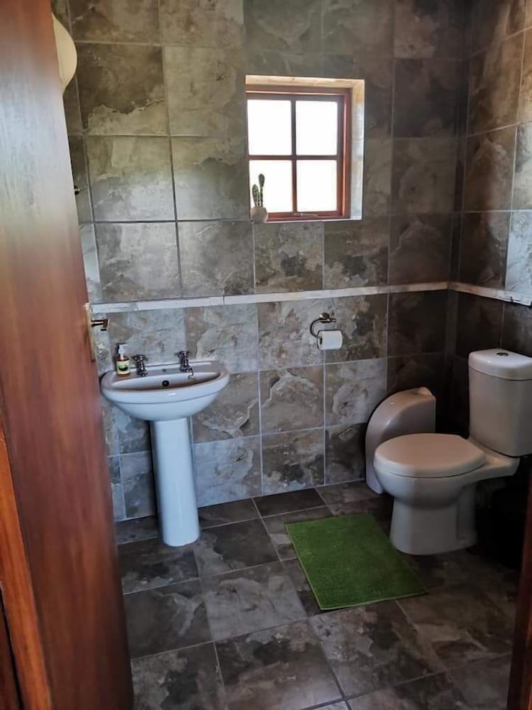 Executive Suite - Photo 6