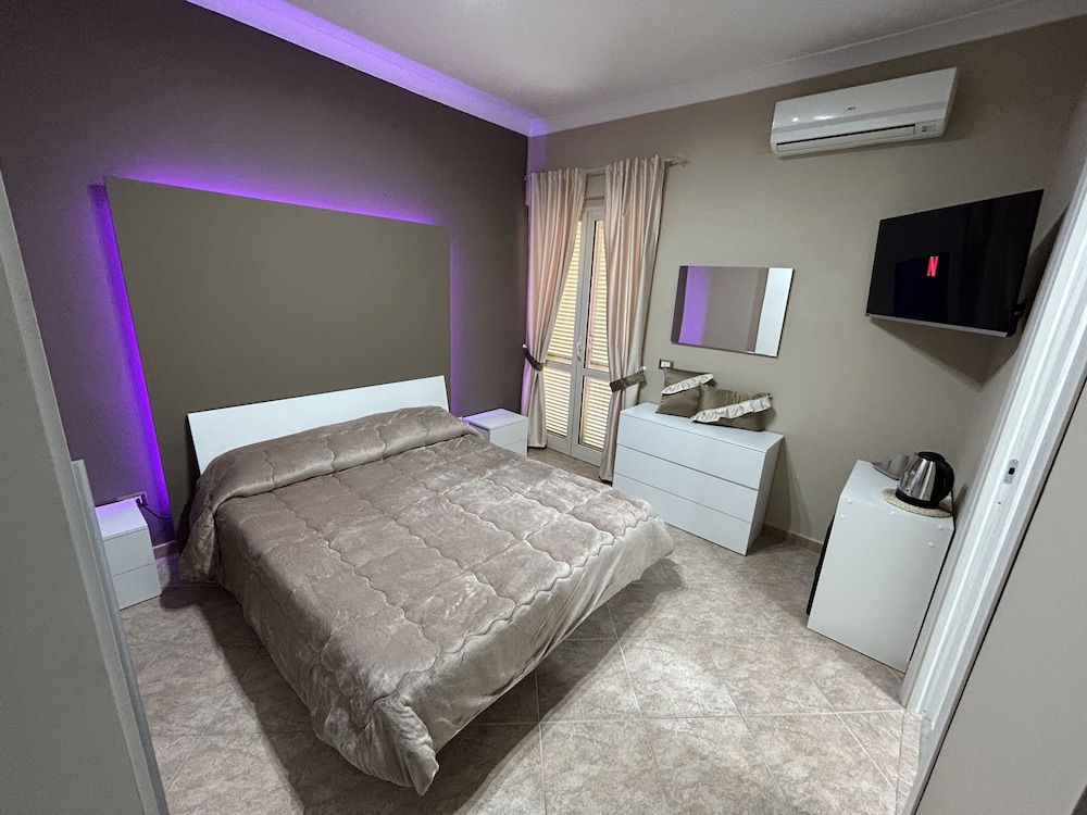 Club Room, 1 Double Bed, Garden View