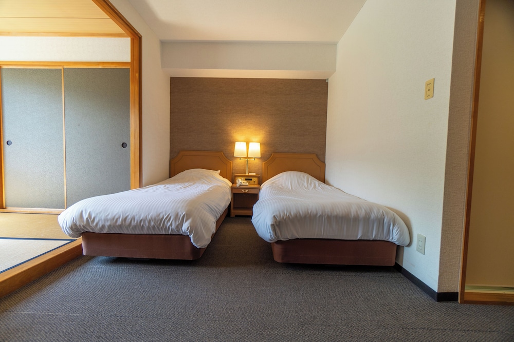 Japanese/Western Style Room photo 3