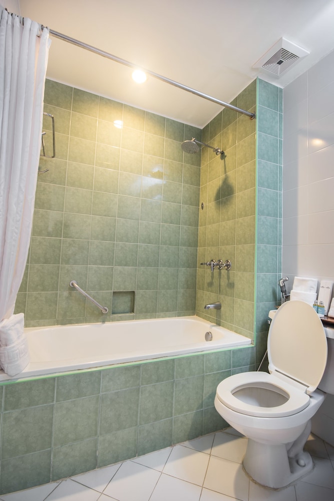 Suite, 1 Queen Bed, Non Smoking - Photo 6