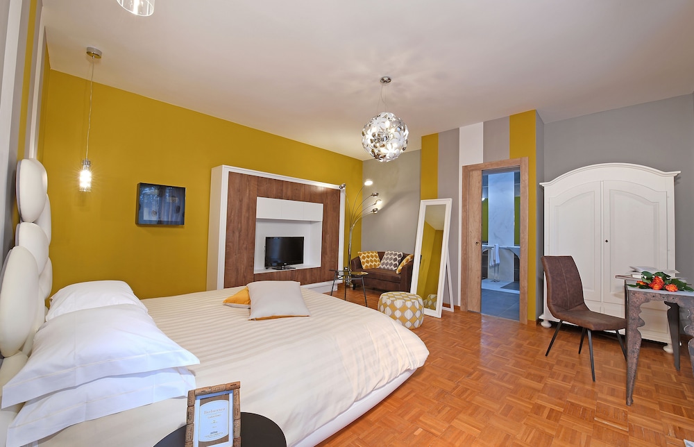Deluxe Suite photo 1