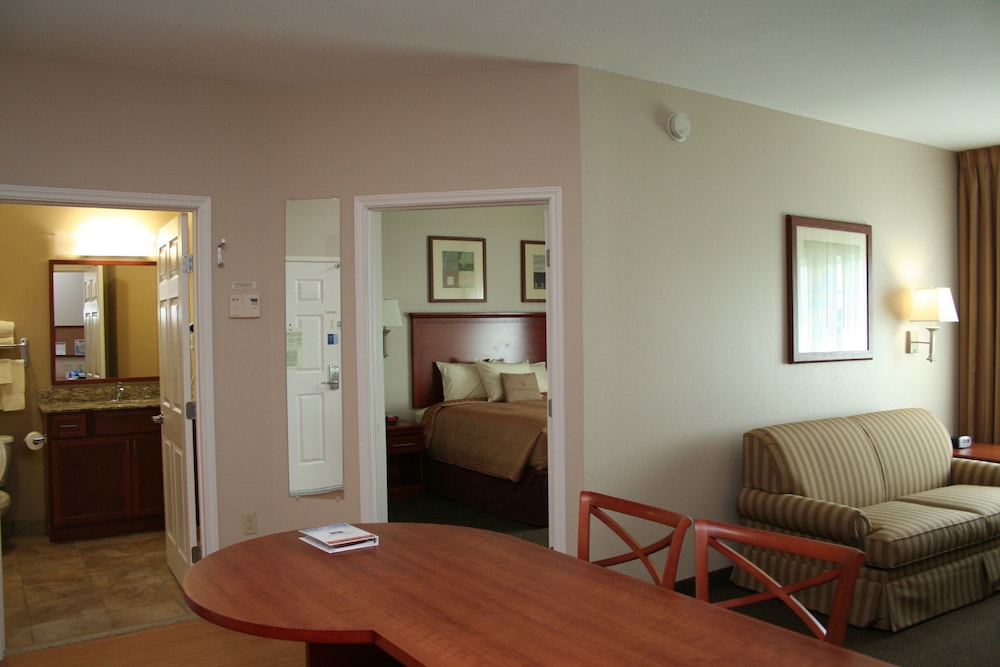 Room, 2 Queen Beds, Accessible, Non Smoking (Comm, Roll Shwr) - Photo 6