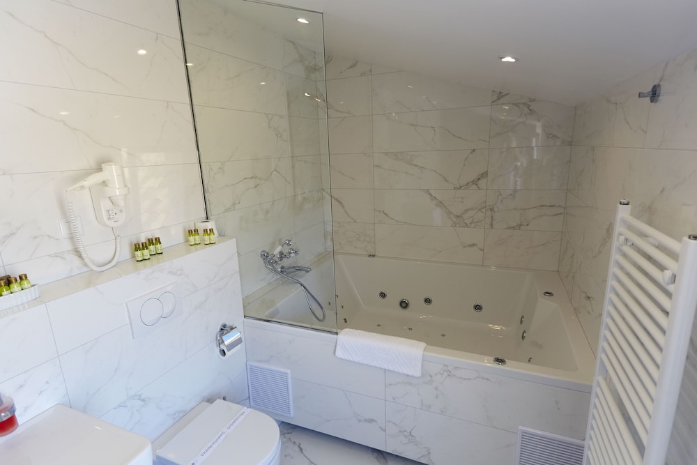 Deluxe Double Room, Sea View - Photo 15