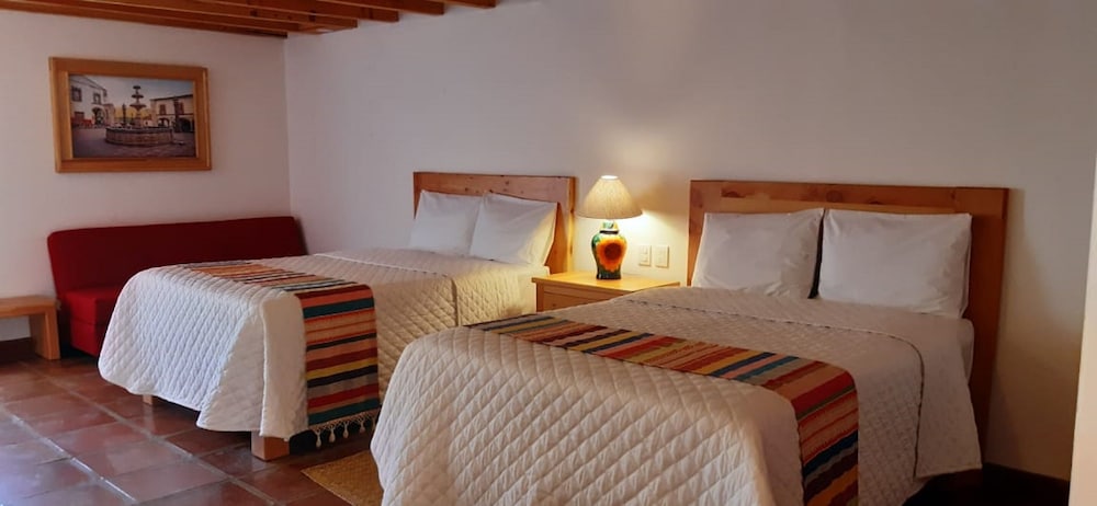 Standard Room, 2 Double Beds, Mountain View
