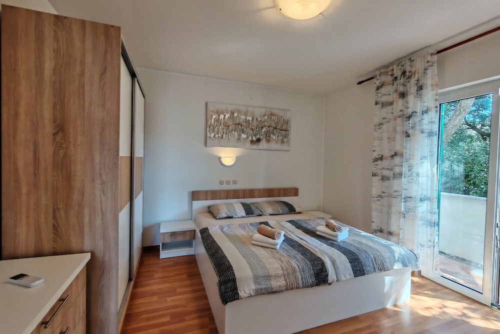 Family Apartment, Multiple Bedrooms, Sea Facing (Waves And Peace)
