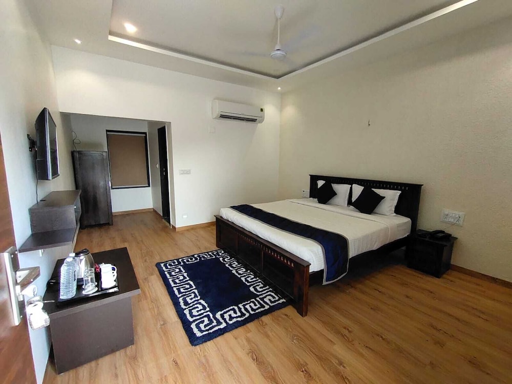 Deluxe Studio Suite