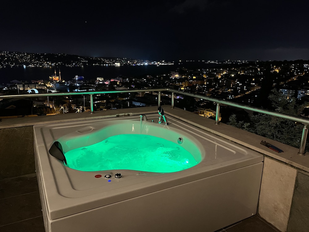 Panoramic Suite, Jetted Tub, Sea View