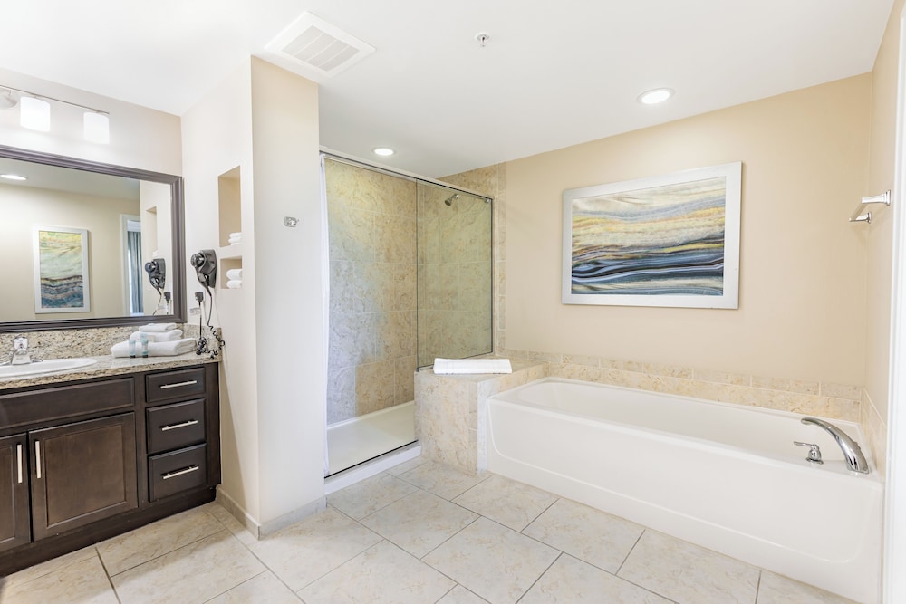 Deluxe Two Bedroom Suite, Pool View - Photo 26