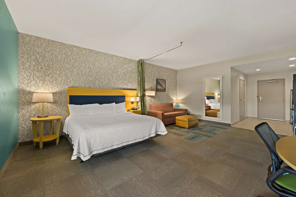 Suite, 1 King Bed, Accessible, Non Smoking (Hearing & Rollin Shower)