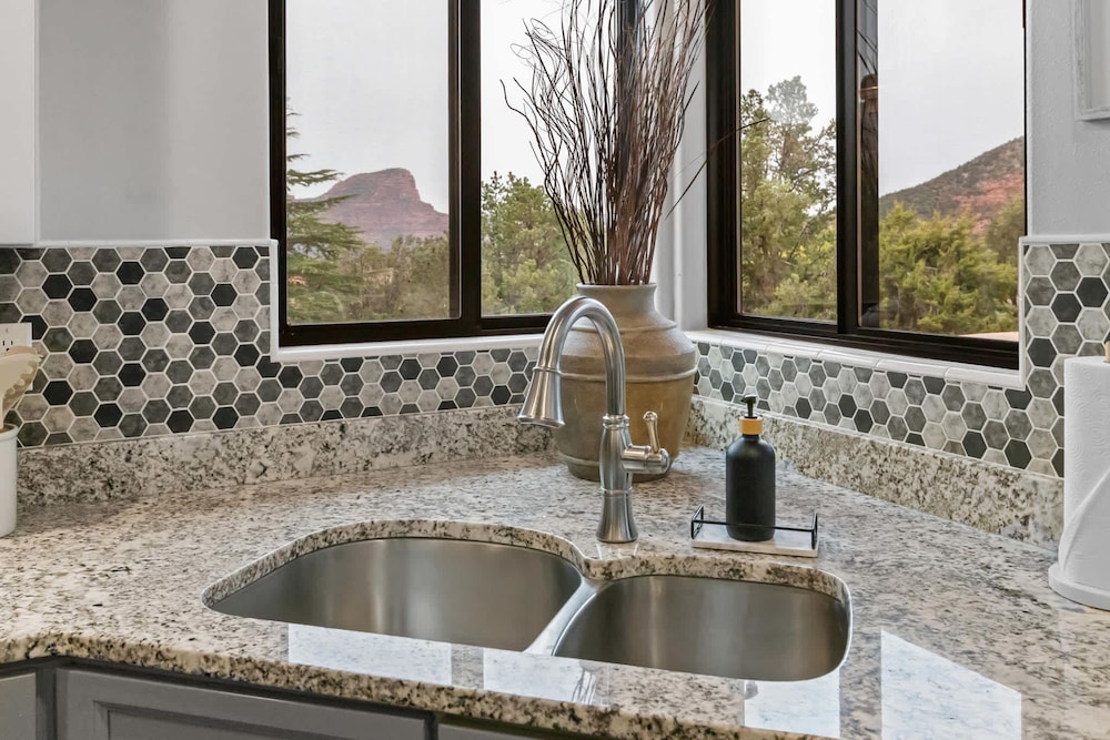 5 Bed 3 Bath Uptown Sedona-game Room-sauna-cold Plunge-jacuzzi-gym, Φωτογραφία 2