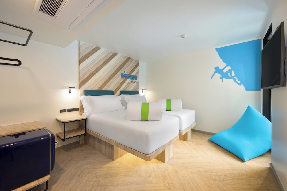 Room, 2 Twin Beds (COSI) - Photo 4