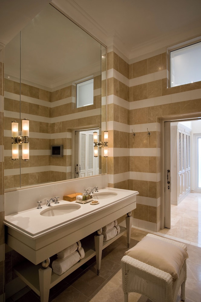 Deluxe Sea Facing Suite (King/Twin) photo 3