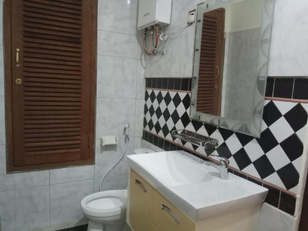 Standard Twin Room - Photo 3