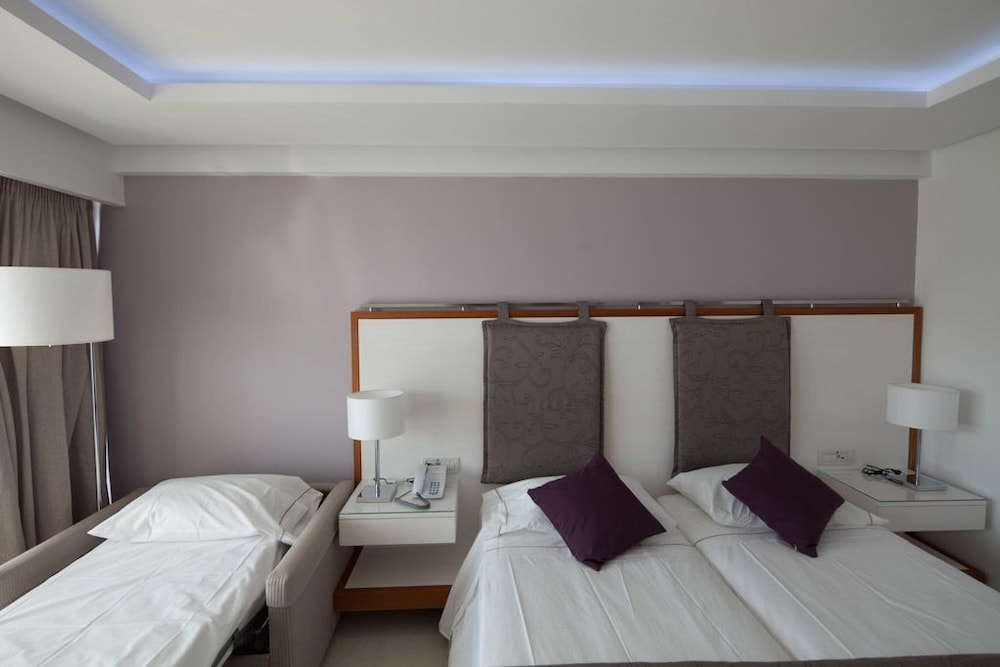 Superior Room, Sea View (Waterfront) photo 2