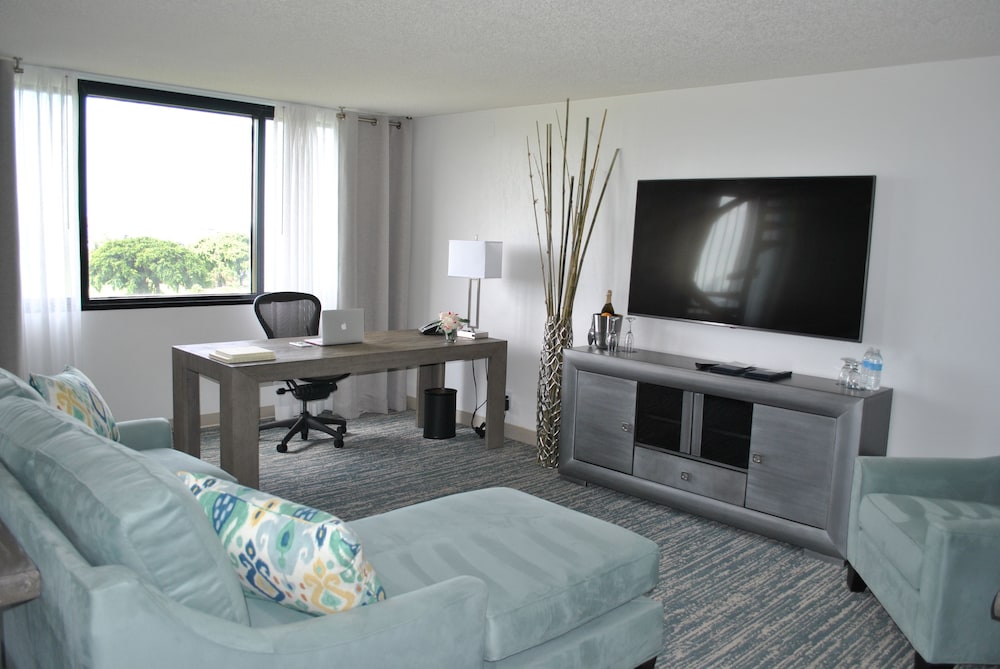 Club Suite, 1 Bedroom - Photo 10