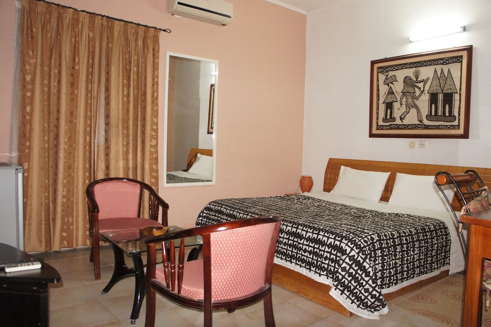 Junior Room, 1 King Bed photo 3