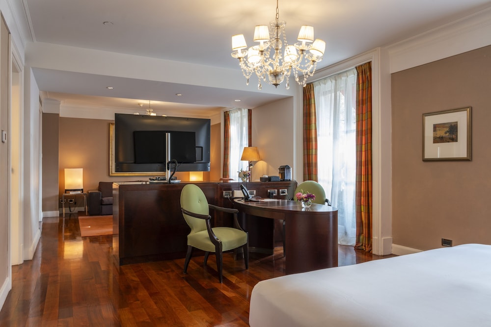 Suite, 1 King Bed (Palace)