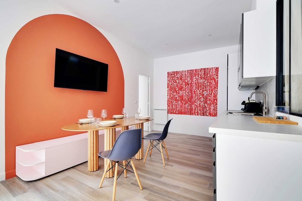 Apartment photo 2