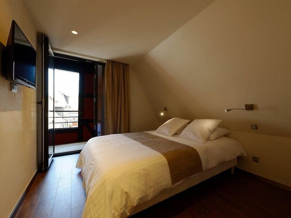 Deluxe Apartment, Ensuite photo 3