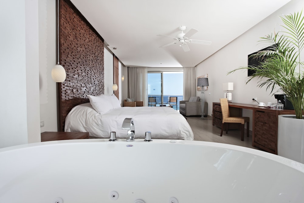 Finisterra Junior Suite - Photo 1