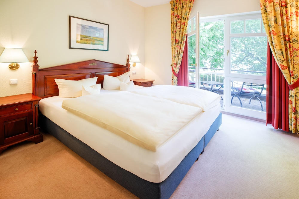 Comfort Double Room Single Use, Bathtub, Lakeside, photo 6