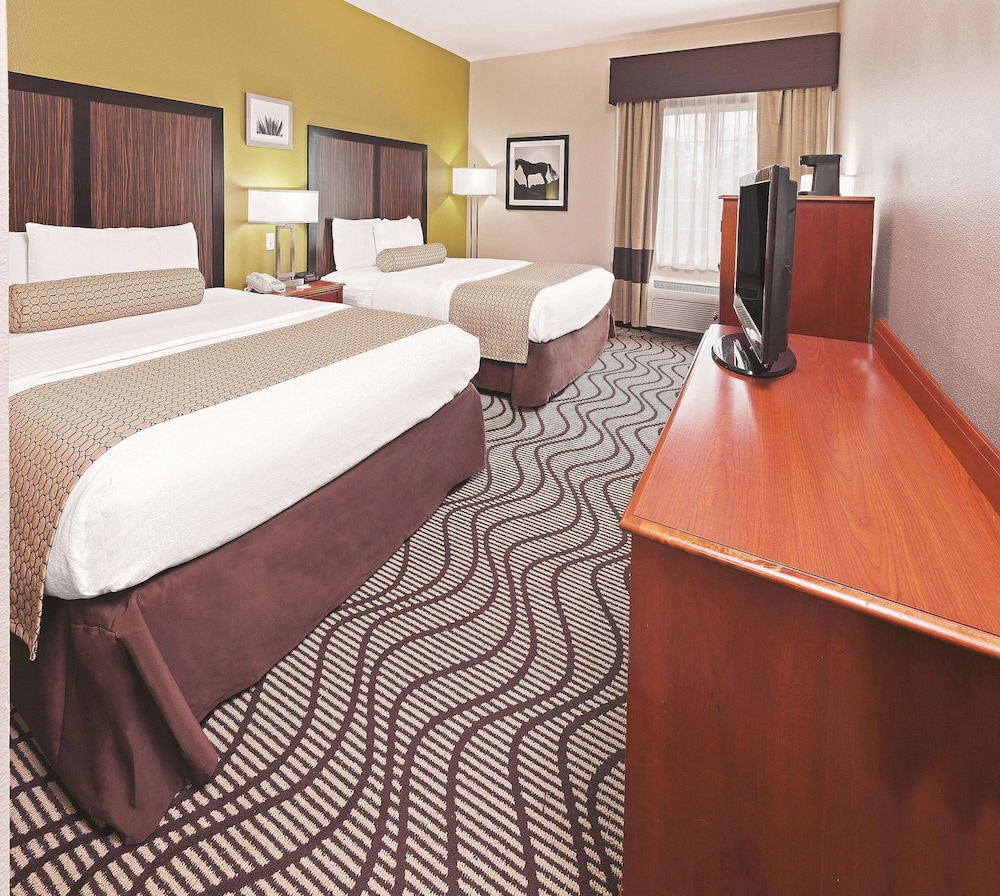 Room, 2 Queen Beds, Accessible, Non Smoking (Mobility Accessible) - Photo 1