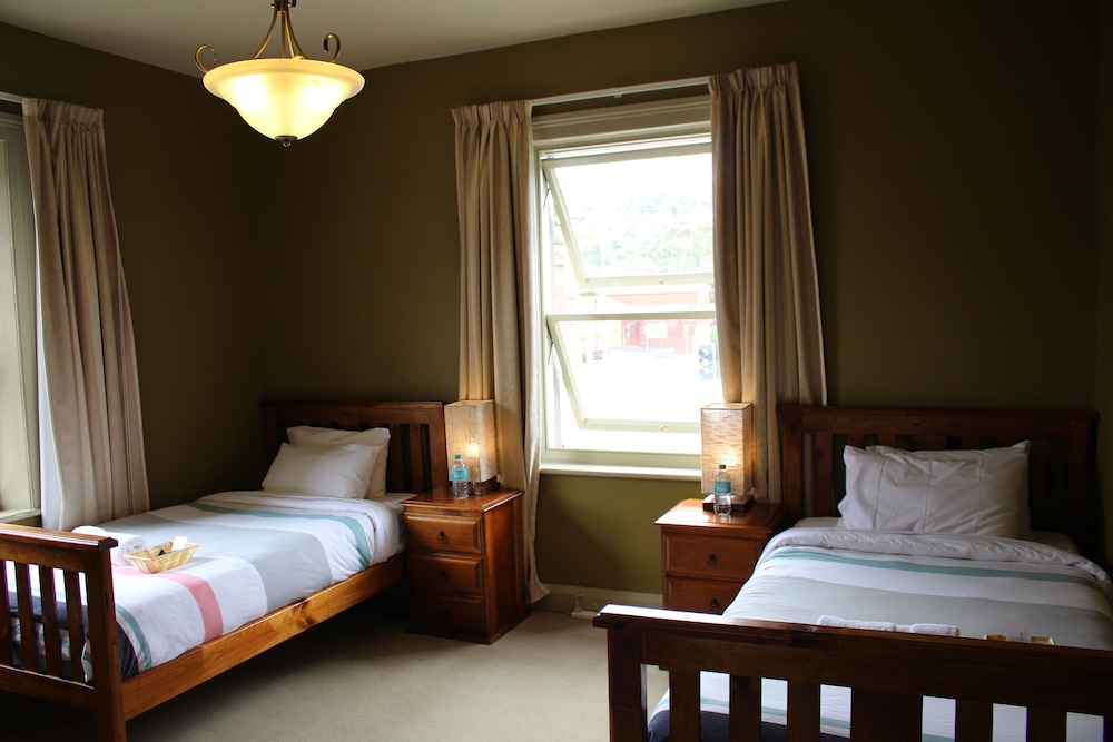Twin Deluxe with Shared Bathroom