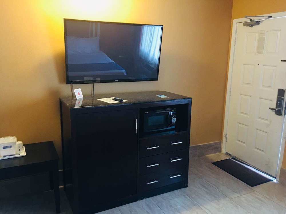 Studio Suite, 1 King Bed, Non Smoking, Hot Tub