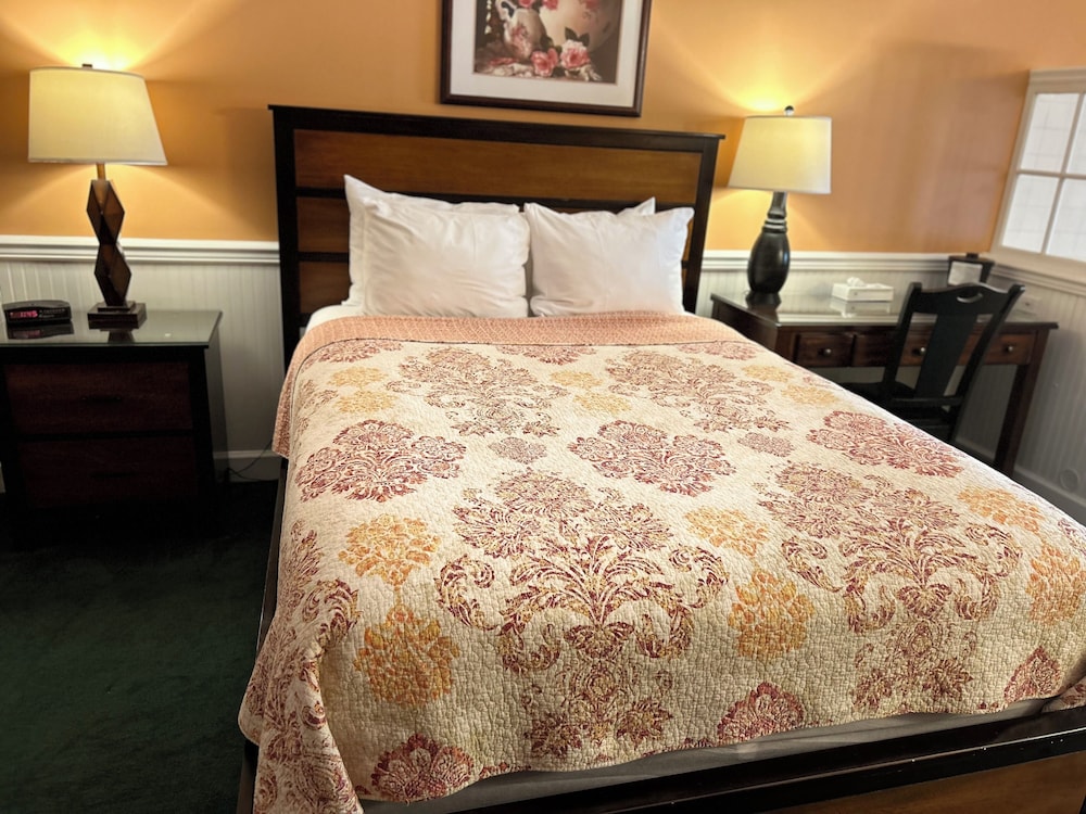 Standard Room, 1 Queen Bed photo 1