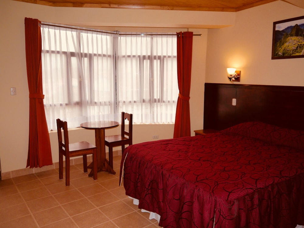 Deluxe Room, 1 Queen Bed, Valley View