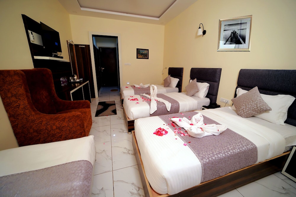 Royal Studio Suite