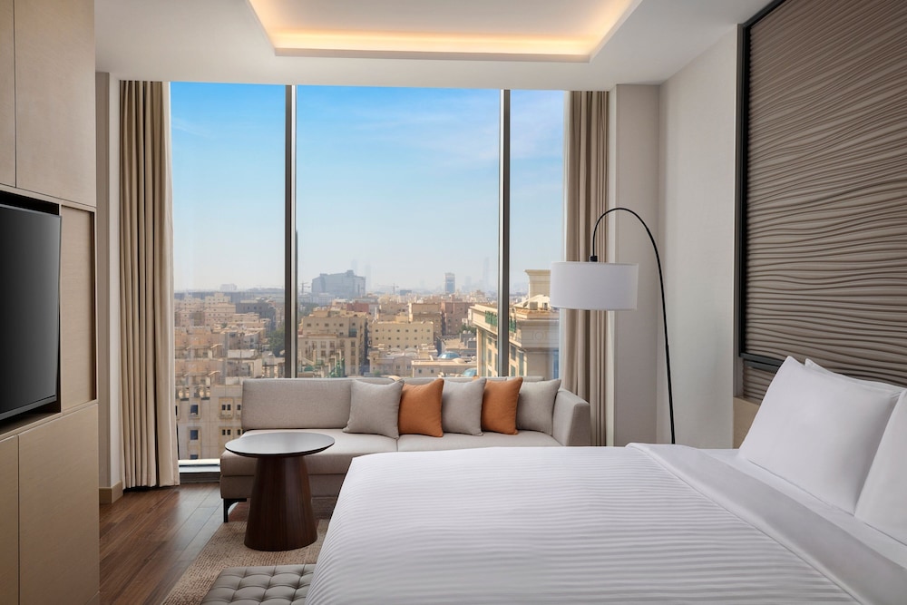 Executive Room, 1 King Bed - Photo 11