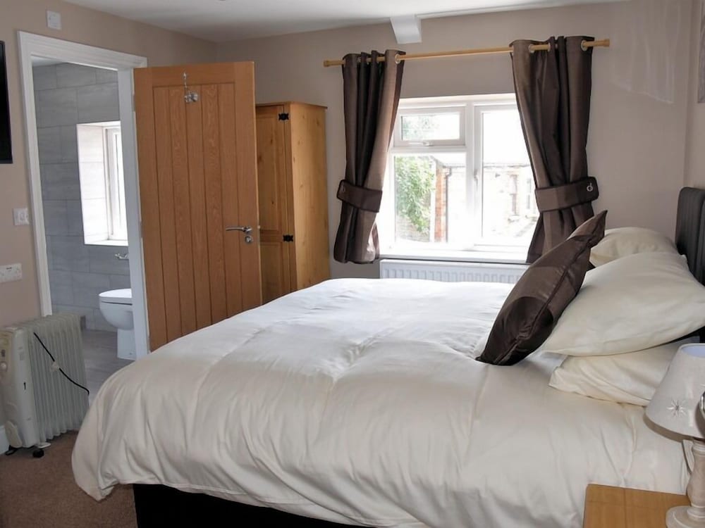 Superior Double Room, Ensuite (Interconnecting Rooms) photo 2