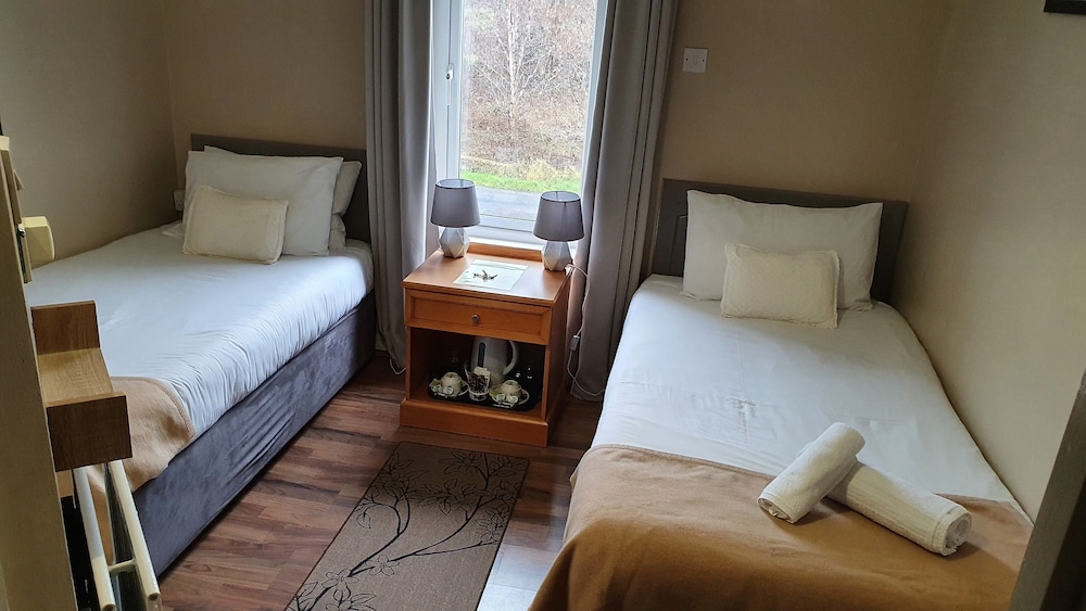 Basic Twin Room, 2 Twin Beds, Non Smoking photo 1