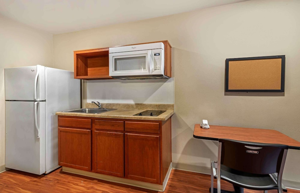 Standard Studio, Non Smoking, Refrigerator & Microwave photo 2