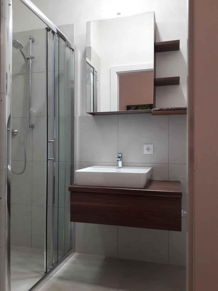 Studio Apartment photo 2