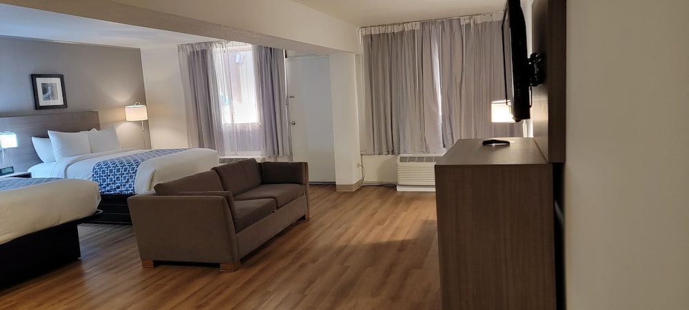 Suite, 2 Double Beds, Non Smoking (Upgrade) - Photo 6