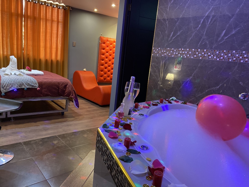Exclusive Studio Suite photo 1