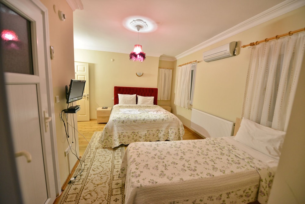Standard Triple Room photo 2