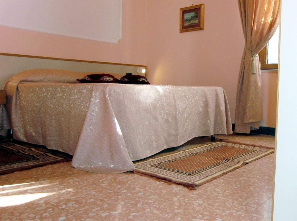 Triple Room, Balcony, Garden View photo 3