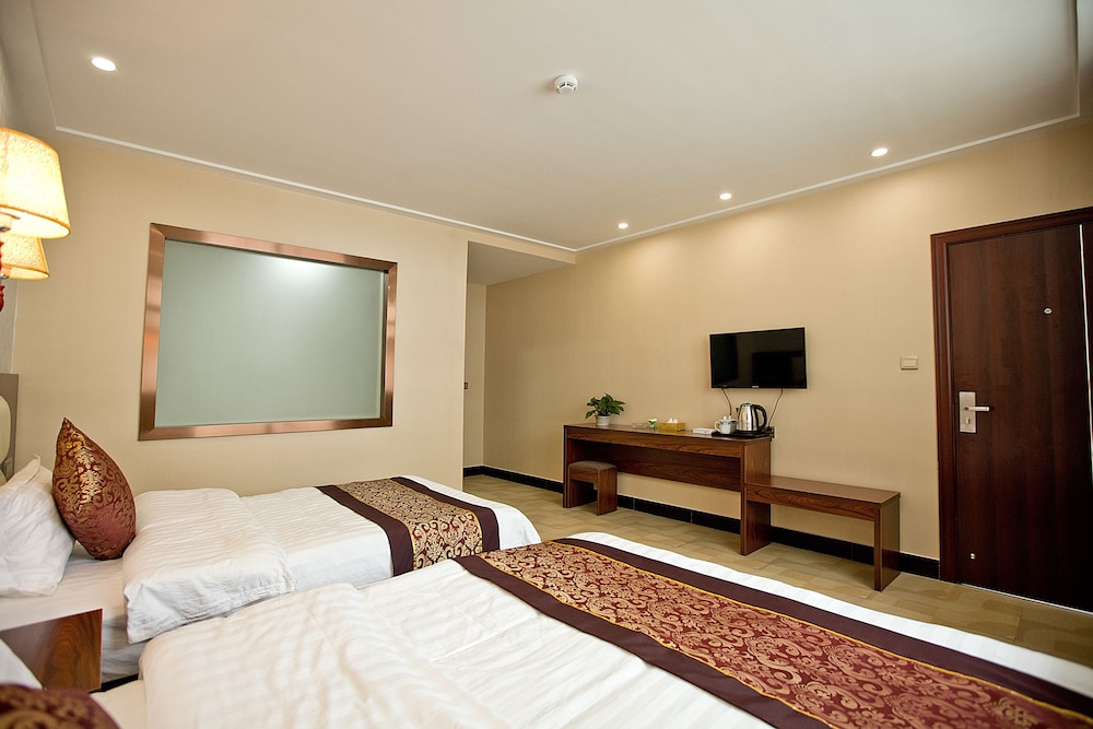 Deluxe Family Room photo 3